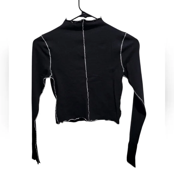 Good American Lettuce Edge cropped MockLong Sleeve in Black001 - Picture 3 of 7